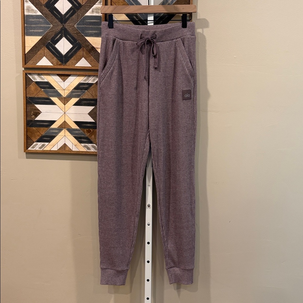 ALO Yoga Muse Sweatpants Ribbed Joggers Purple Heather Small EUC